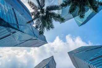 Real Estate in Dubai: Why Smart Money is Pouring In (The 2025 Investor's Gold Rush)