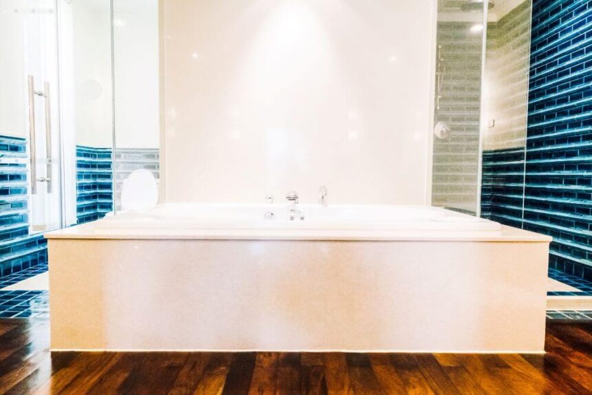 5 Reasons to Install Vinyl Flooring in Your Modern House Bathroom