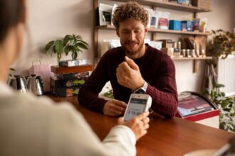A Business Owner’s Guide to Choosing the Right Payment Solutions