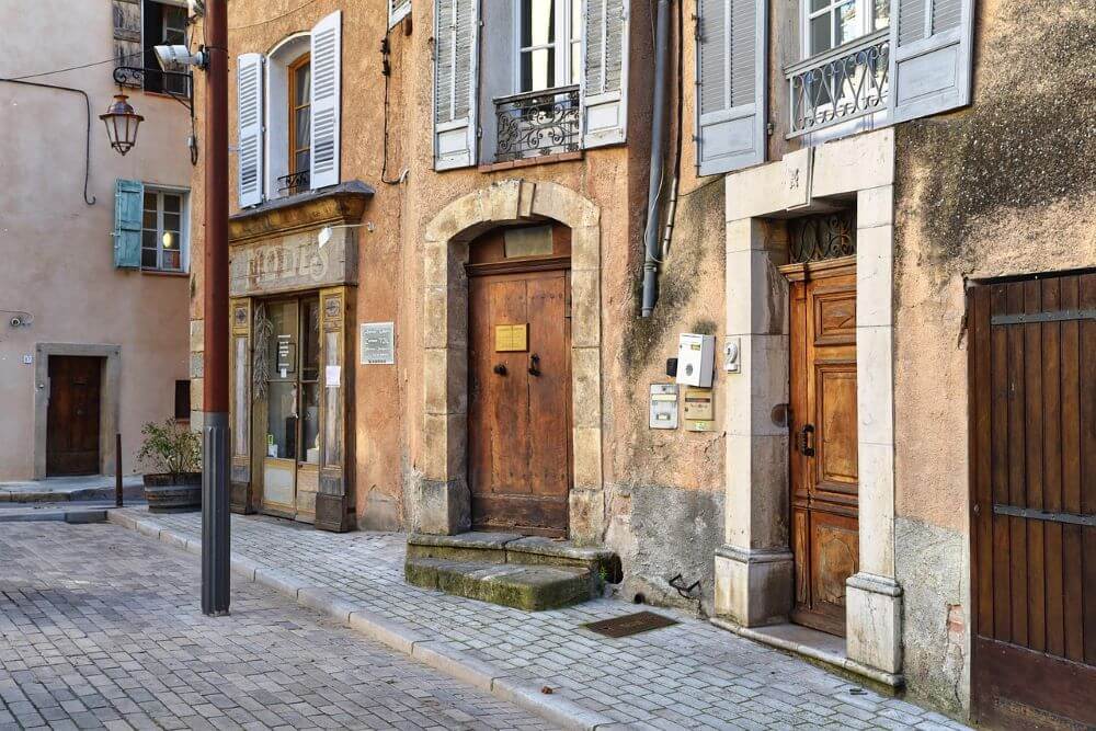 Budget-Friendly Small Towns With Big Amenities