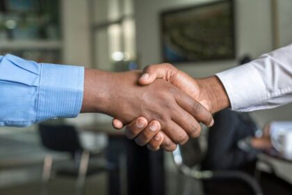 8 Tips on Strengthening Customer Trust with Clear Communication and Visual Storytelling