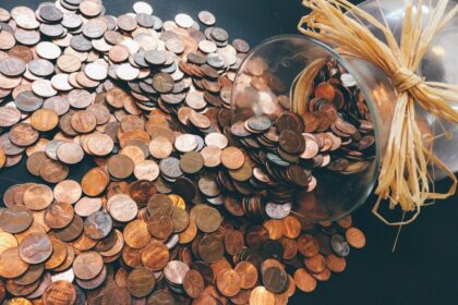 The Modern Hustle: How People Are Earning Money Between Coffee Breaks
